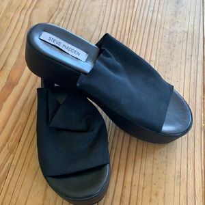 Steve Madden Slinky Size 8